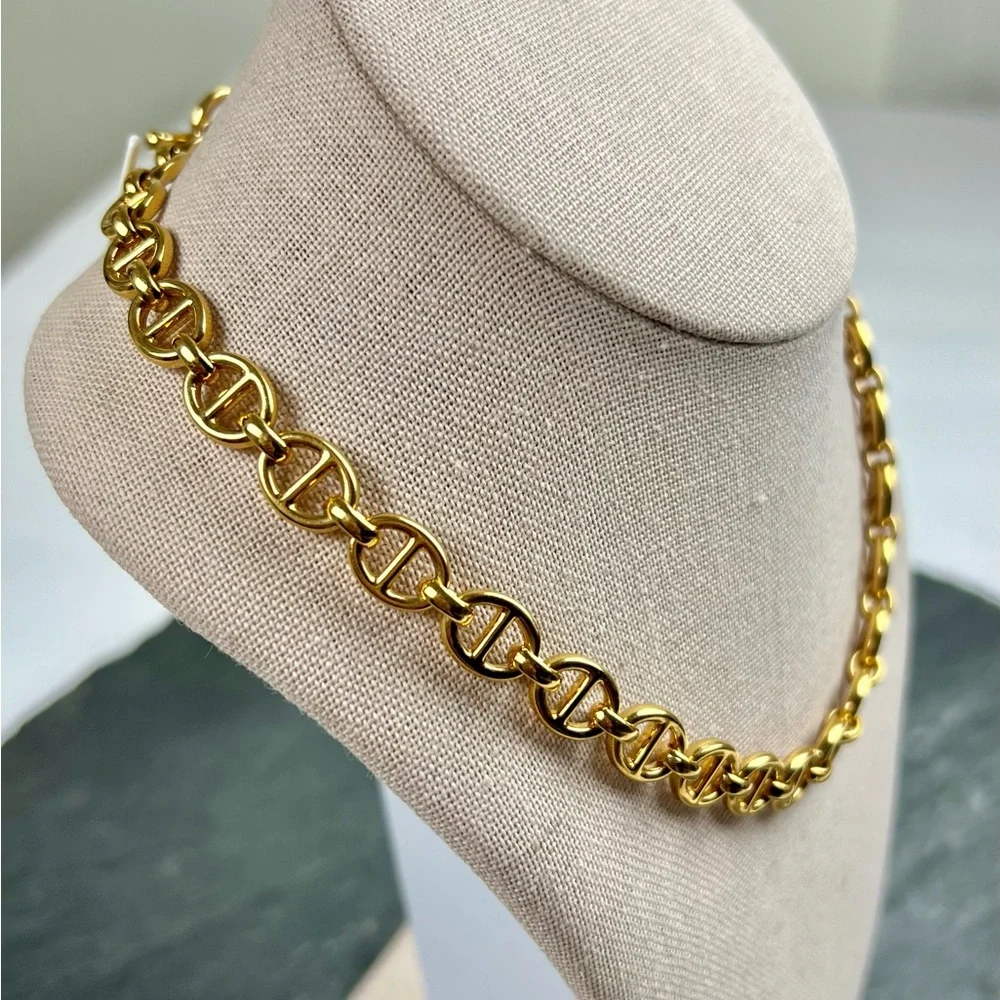 Vintage Monet 80's Gold Chain Choker/Necklace - Picture 3 of 8